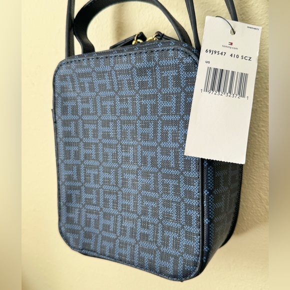 NWT TOMMY HILFIGER CROSSBODY BAG. NAVY BLUE AND BLUE STONE. ADJUSTABLE STRAP - Picture 6 of 12